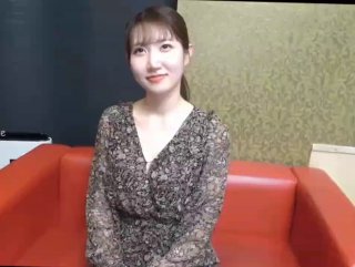 饥渴的情侣，天然G奶卷发妹子猛干操到爽，姿势也很多